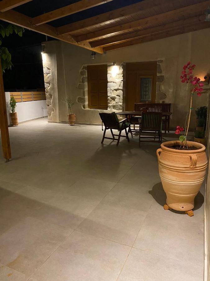 Avli House Vori Villa Exteriör bild